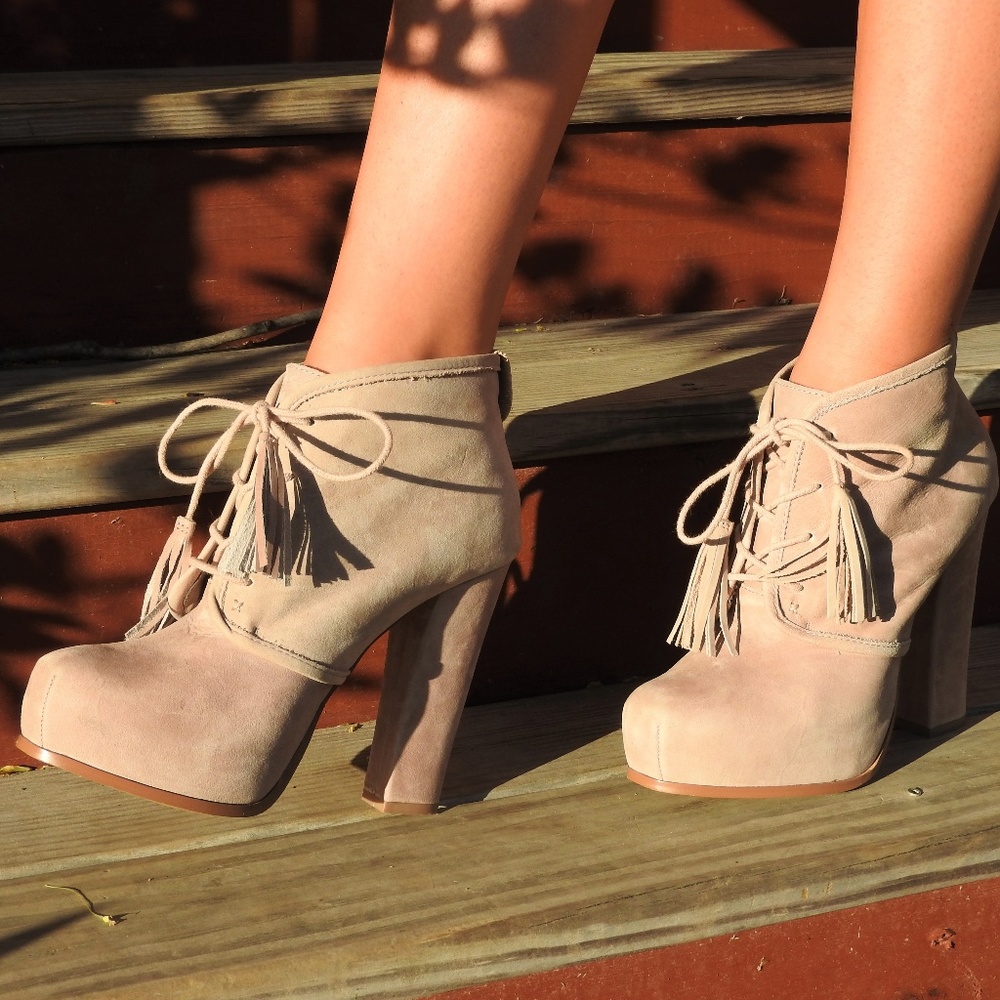 STEVE MADDEN HEELED BOOTIES